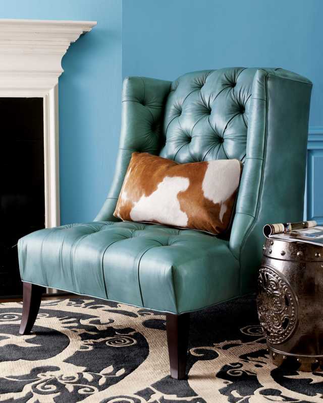 Tufted Chair & Pillow